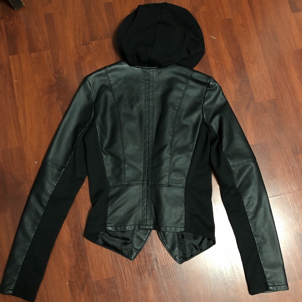 Leather jacket - Picture 3 of 3